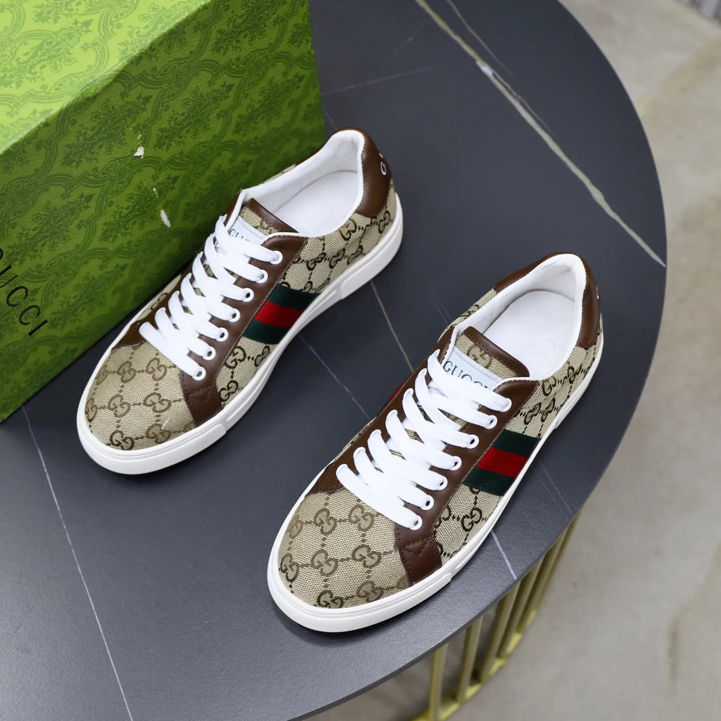 Men's shoes: 420💰🙅‍♂️🙅‍♂️🙅‍♂️ Brand: Gucci GuCCI Standard code: 38-44 (45 customized) Grade: Same as the official website Material: Brand cloth fabric Comfortable and breathable sheepskin lining Lightweight wear-resistant outsole Style category: Men's fashionable casual shoes Running sneakers Distinguished luxury brand elements Top luxury Color: actual picture color